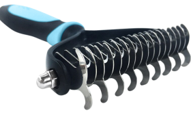 Pieptene albastru pentru descurcat, cu lame curbate din inox, sigur pentru descalcire și îngrijire, ușor de curățat.